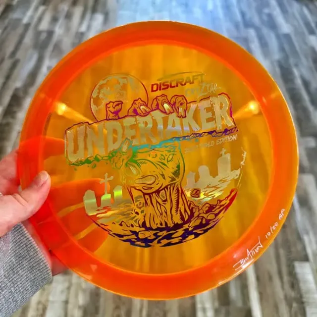 FlylLand Designs Cryztal Undertaker 2023 DGLO discgolfdisc signerad