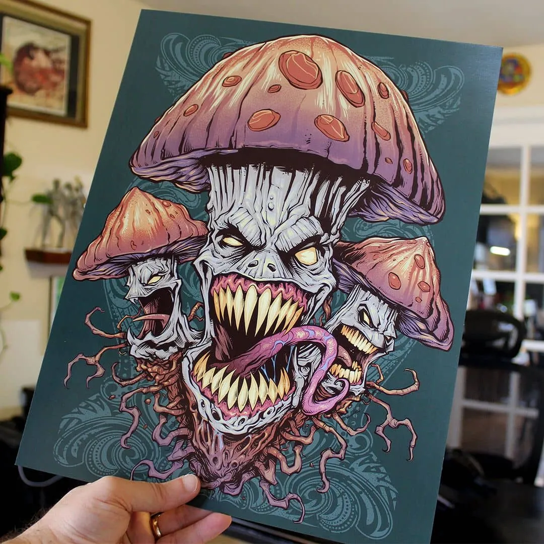 FlylLand Designs Evil Mushroom konsttryck 11x14 grinande svampar